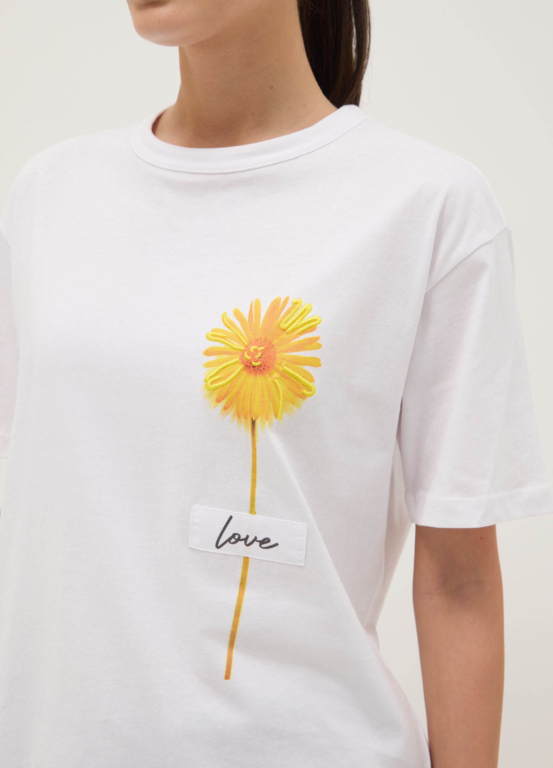 White pure cotton regular fit t-shirt with floral print