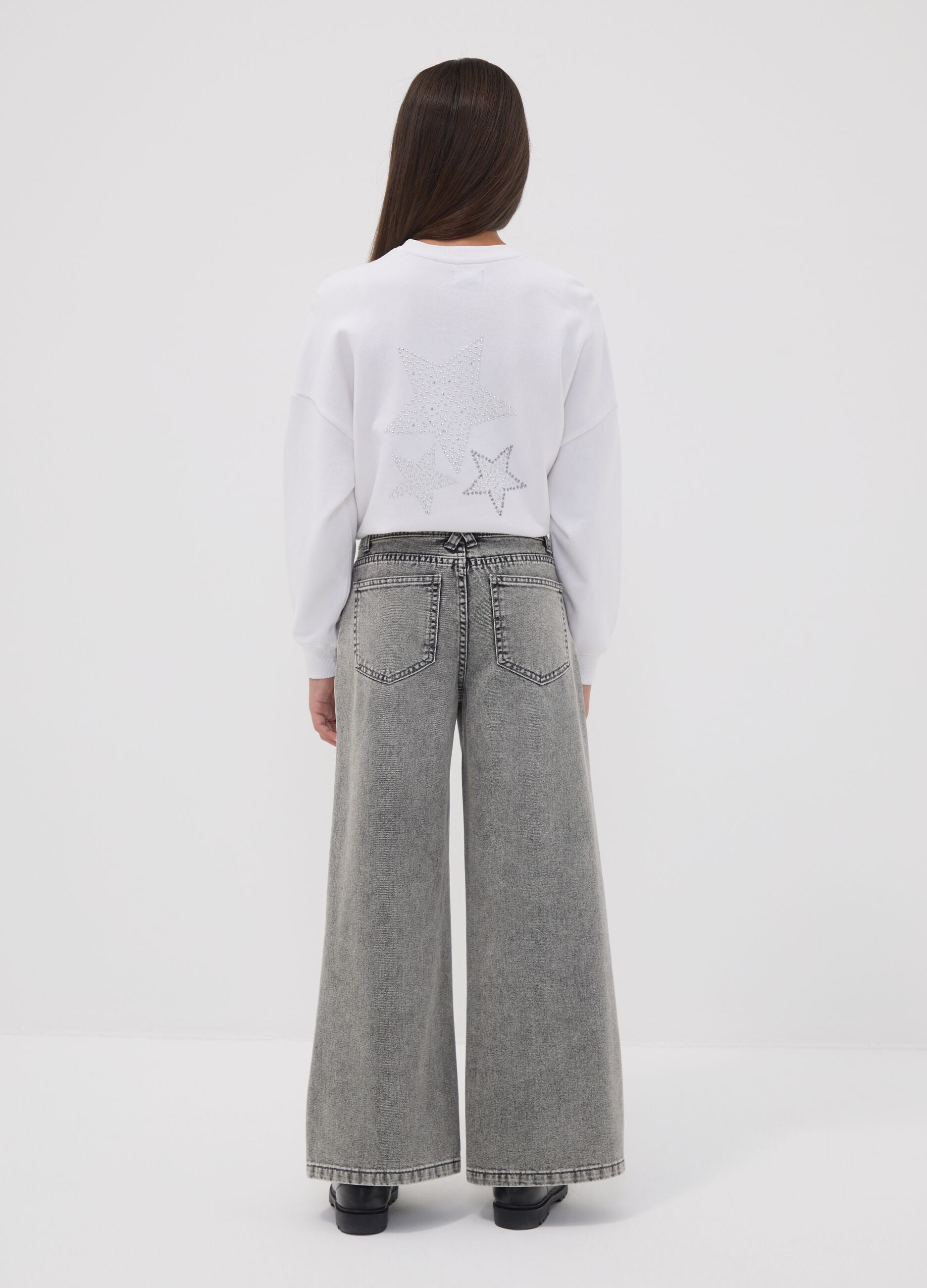 Girls&rsquo; pure cotton wide-leg grey jeans with studs