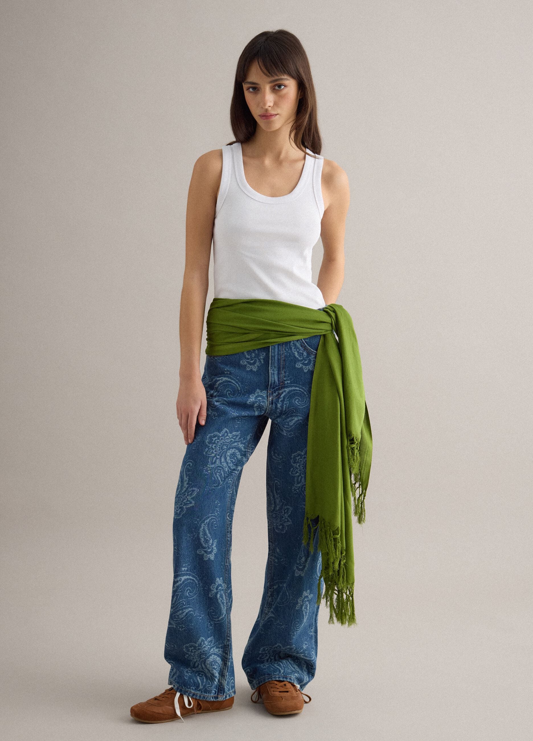 Green viscose and linen blend scarf with fringes