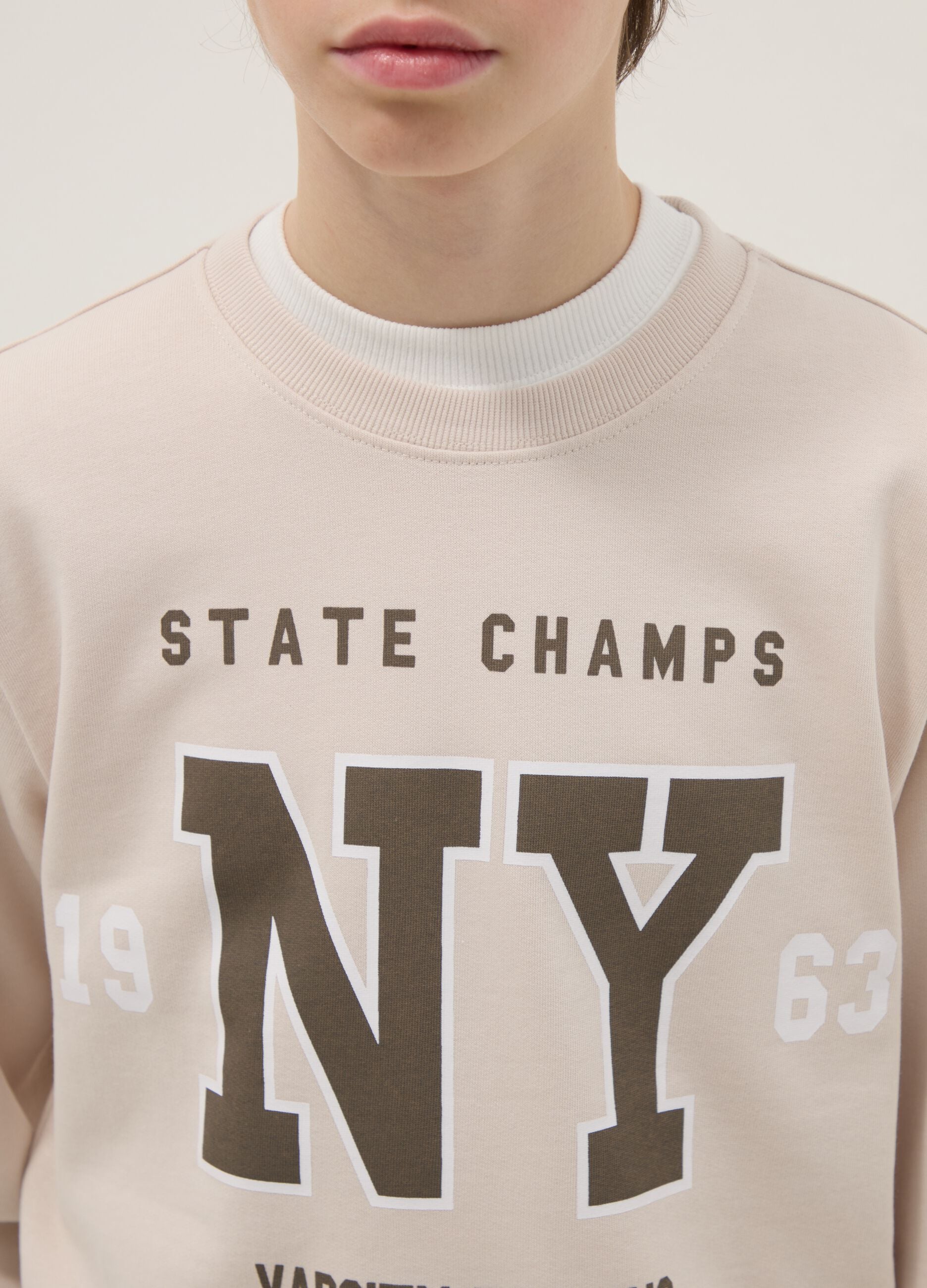 Beige crew-neck sweatshirt for boys in pure cotton regular fit with print