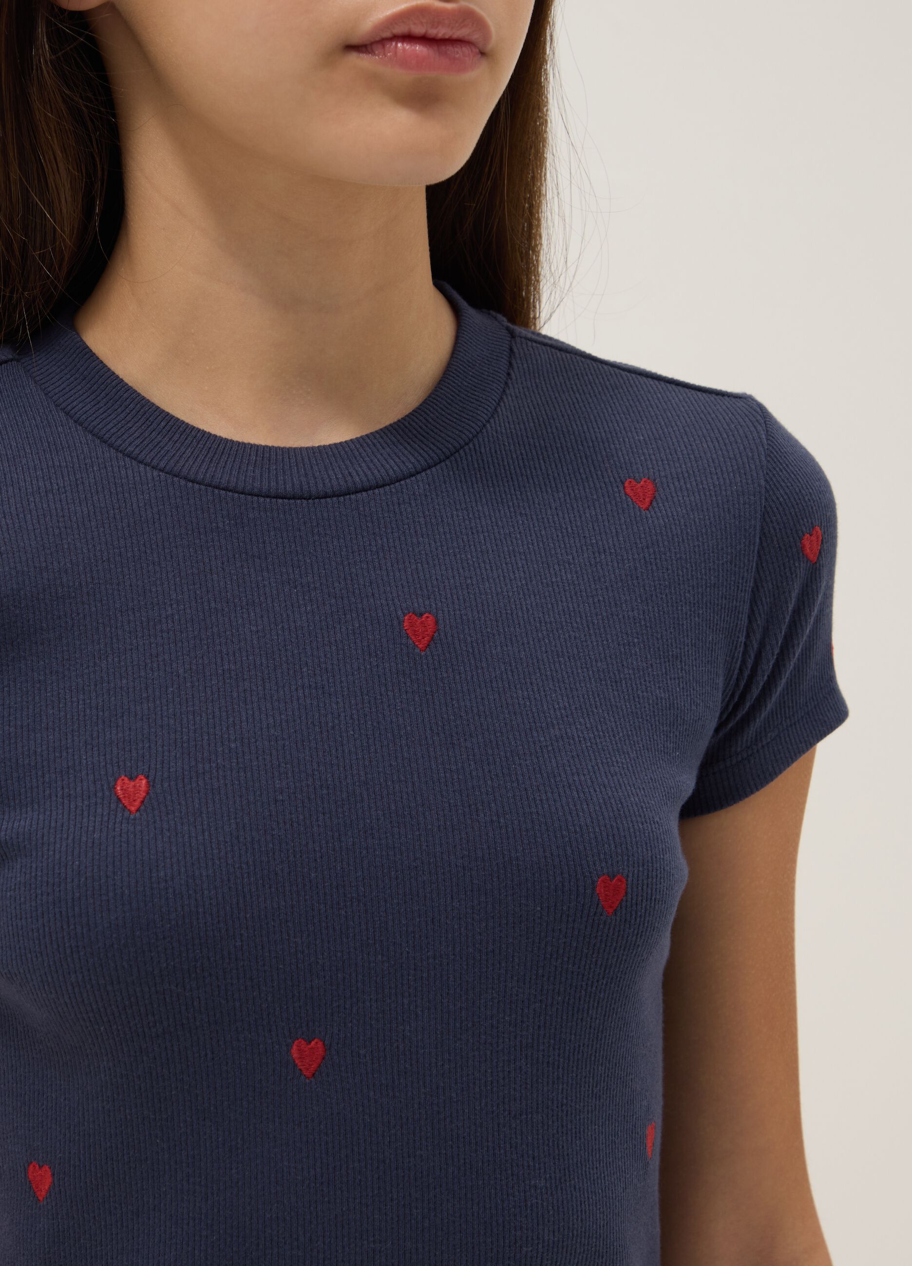 Blue cotton elasticated t-shirt for girls with heart embroidery