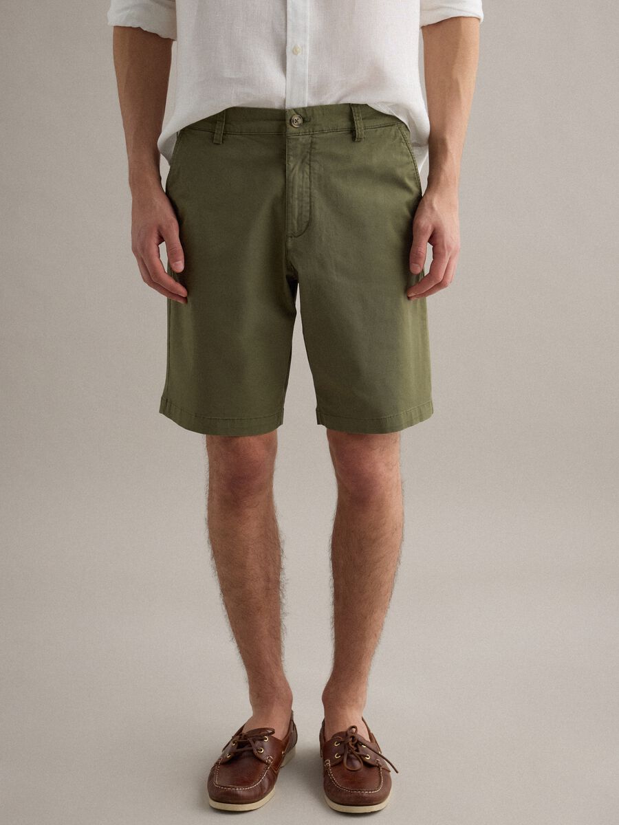 Green stretch cotton chino shorts, regular fit_1