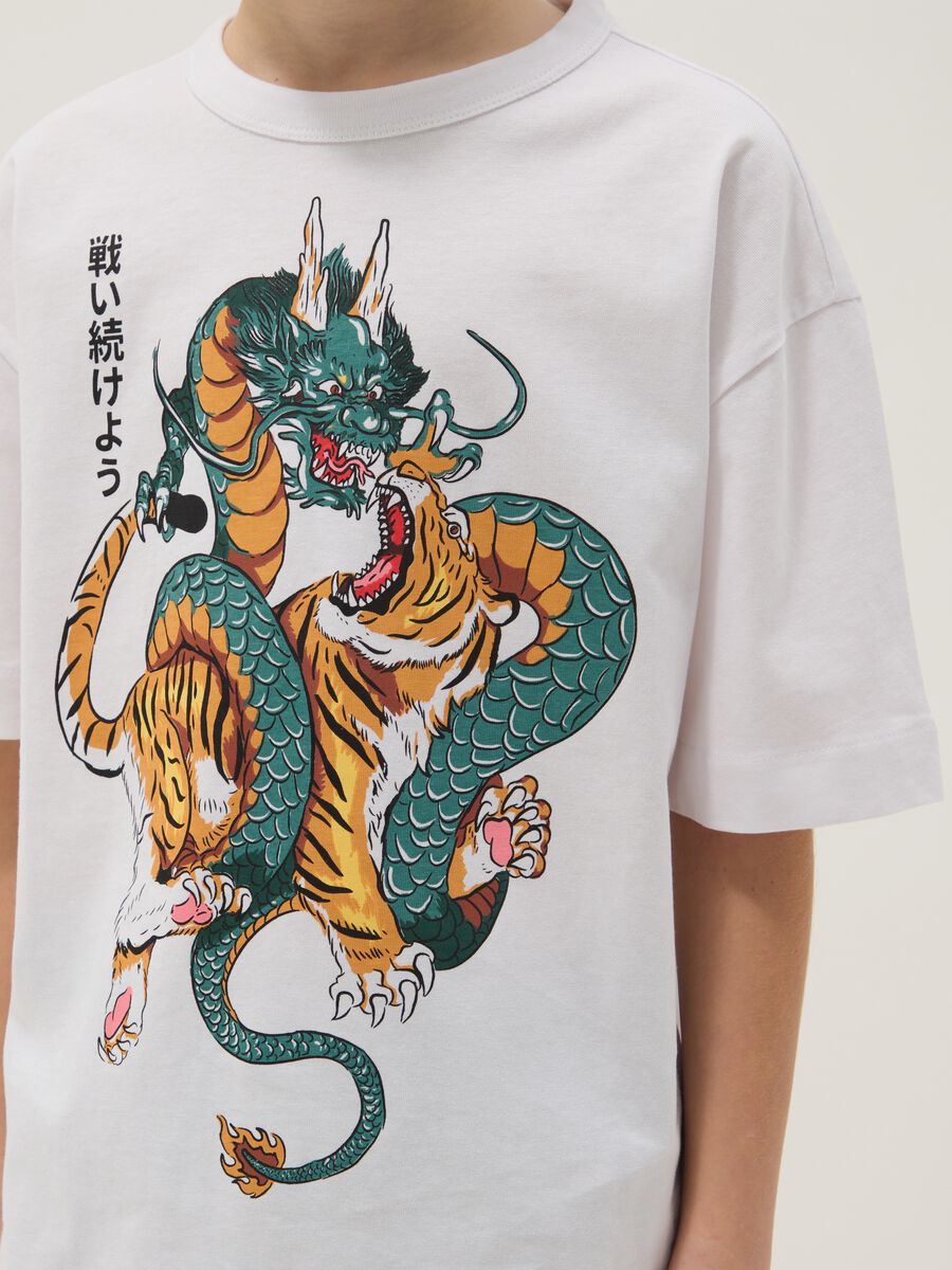 Pure cotton white oversized fit T-shirt with dragon and tiger_2