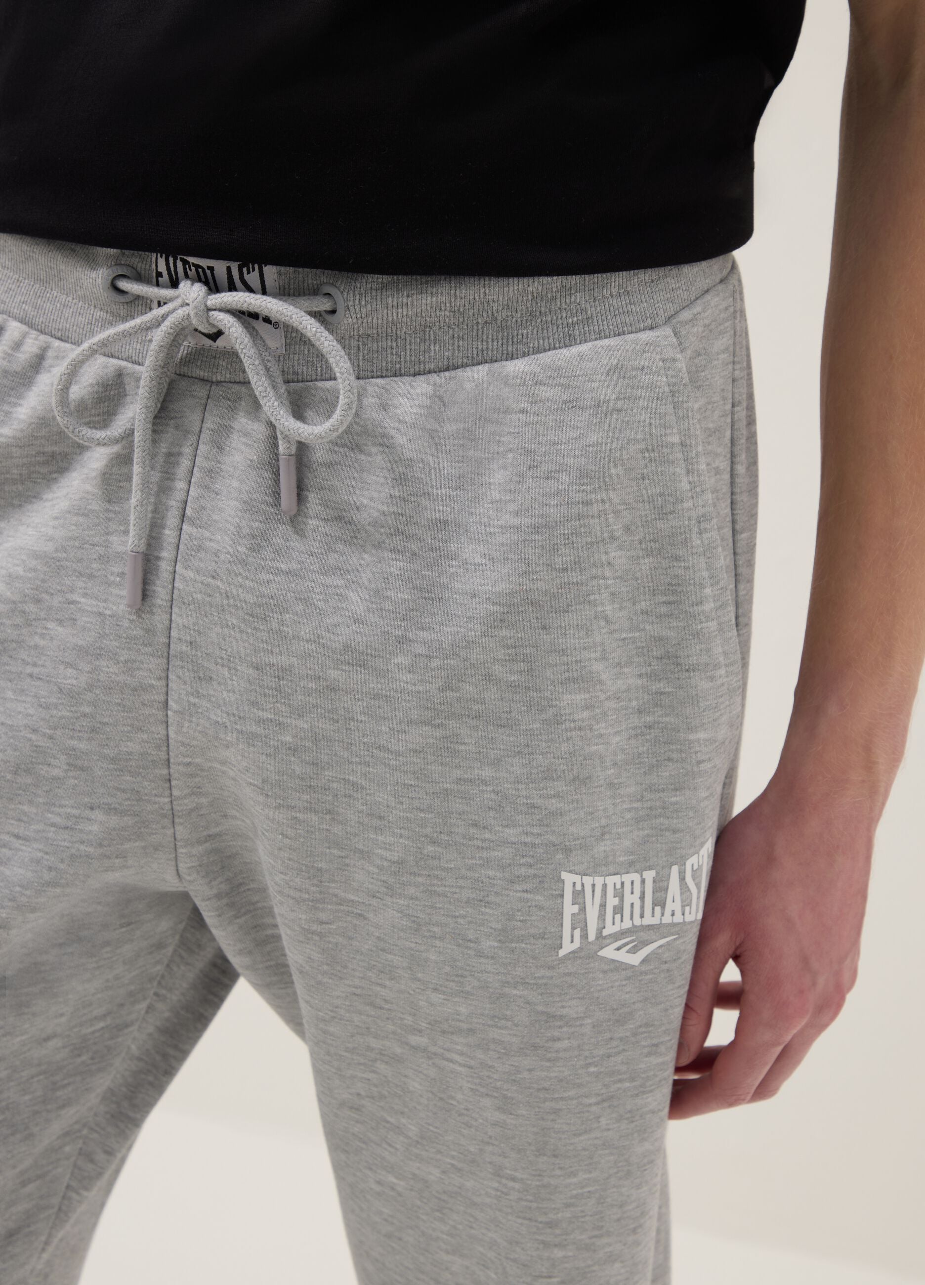 Grey cotton blend joggers regular fit with Everlast logo
