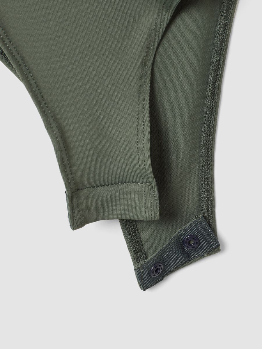 Body verde in tessuto elasticizzato con arricciature regular fit_1