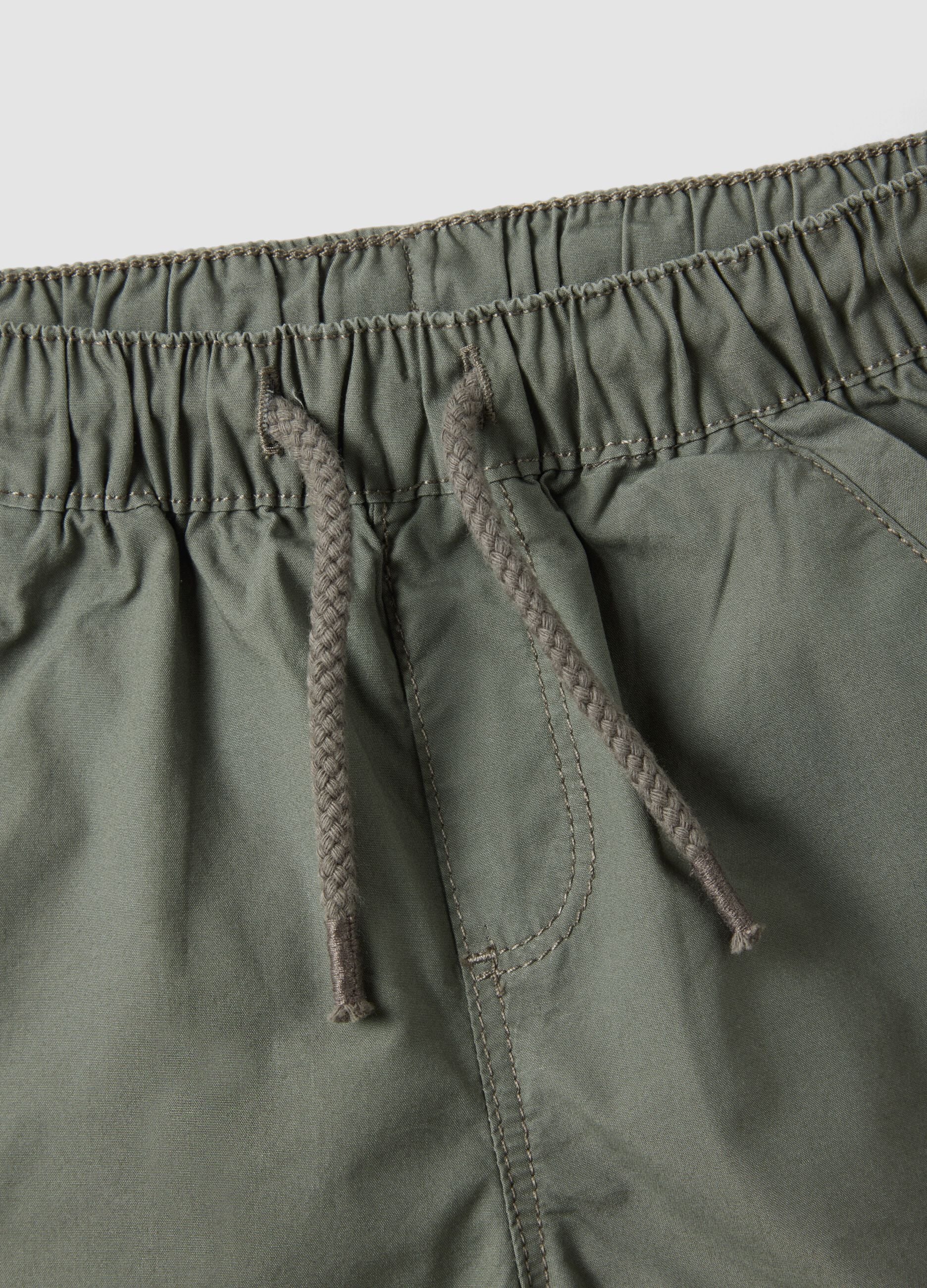 Green pure cotton boys&rsquo; shorts, regular fit with drawstring