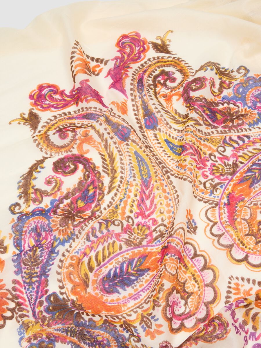 White pure cotton scarf with paisley pattern and tassels_3