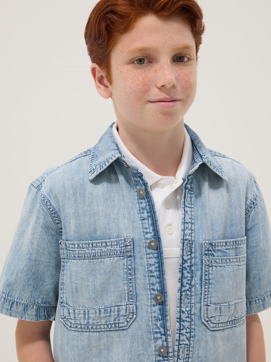 Camicia denim azzurra in puro cotone a maniche corte over fit_2