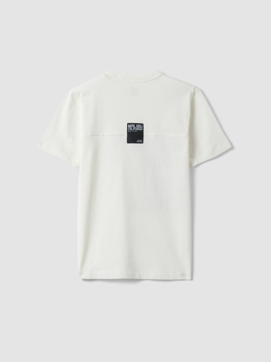 T-shirt in puro cotone bianca da ragazzo regular fit con scritta_4