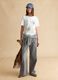 T-shirt in puro cotone bianca regular fit con fiori_1