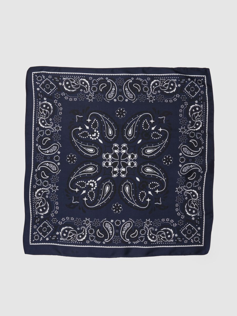 Blue pure cotton bandana regular fit with paisley pattern_2