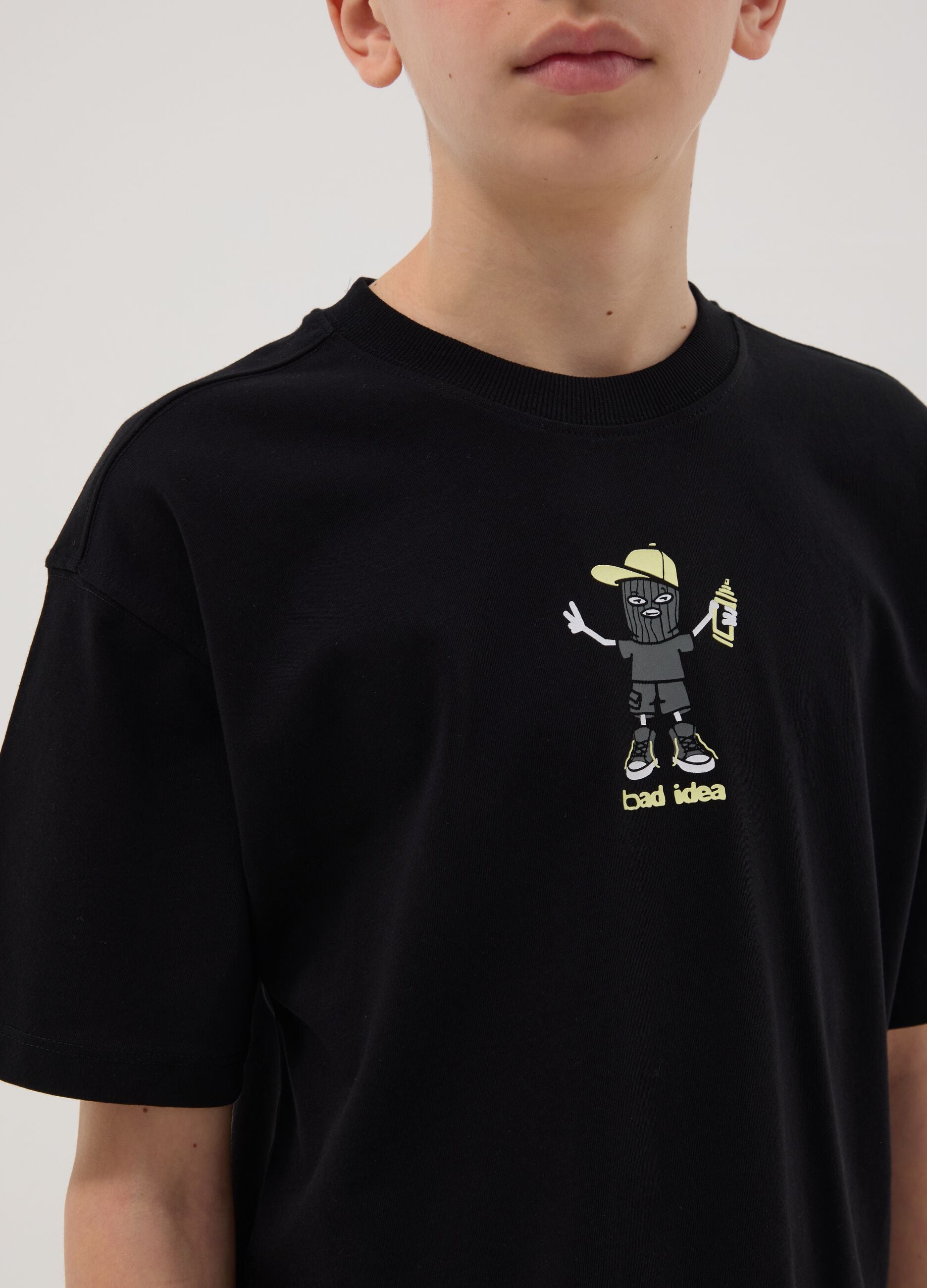 Black pure cotton oversize fit boys' t-shirt with print