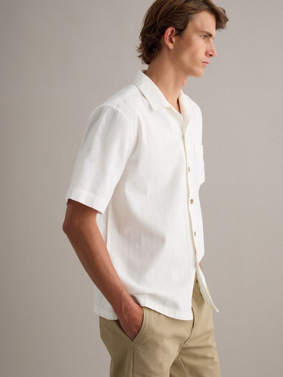 White regular-fit pure cotton shirt with stripes and chest pocket_2