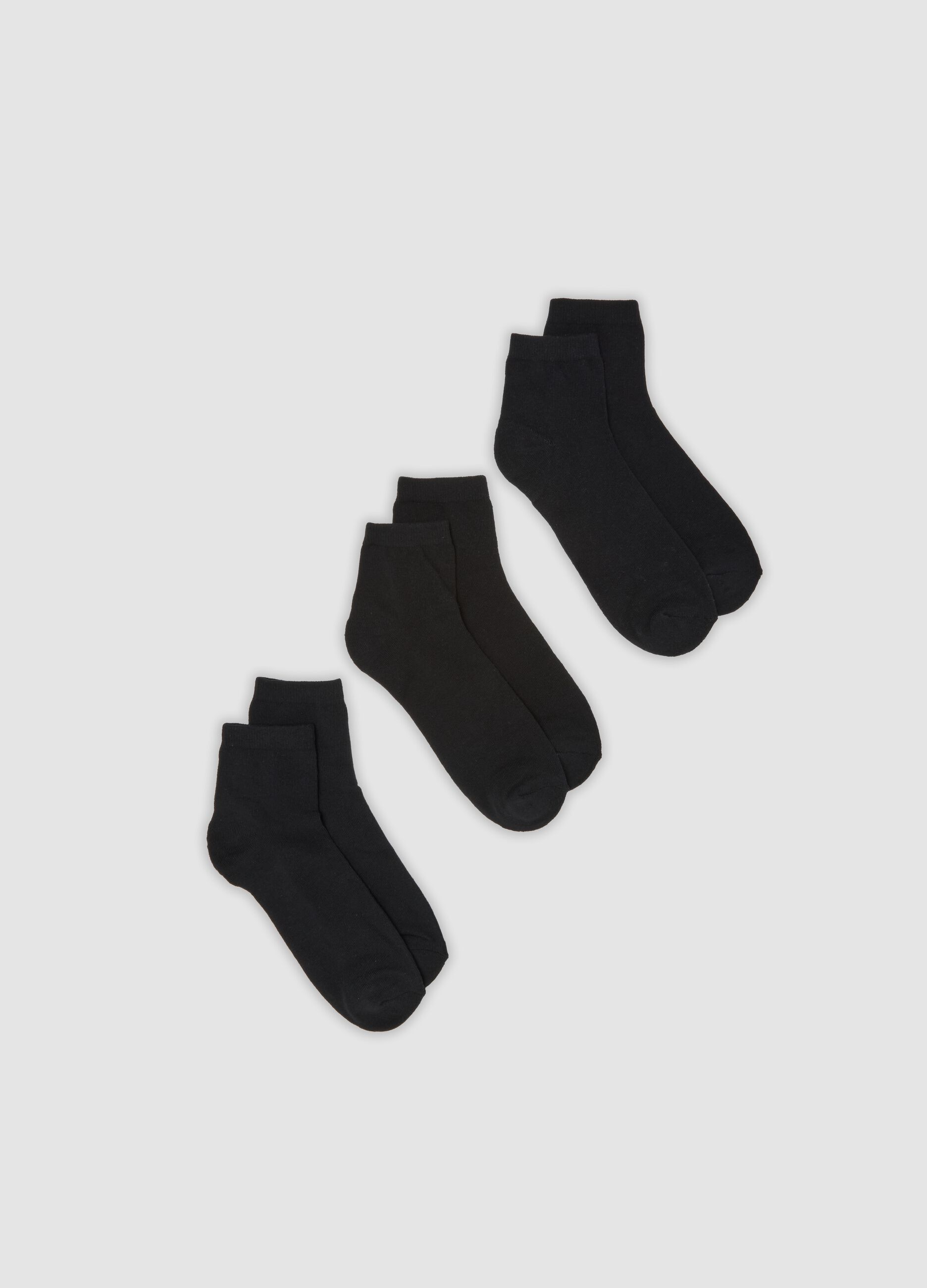 3-pack of black organic cotton ankle sports socks
