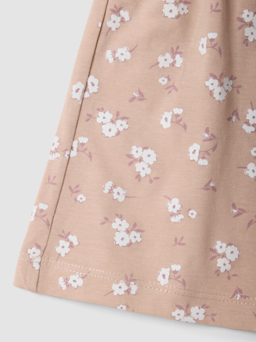 Girls' beige pure cotton shorts with floral print_2