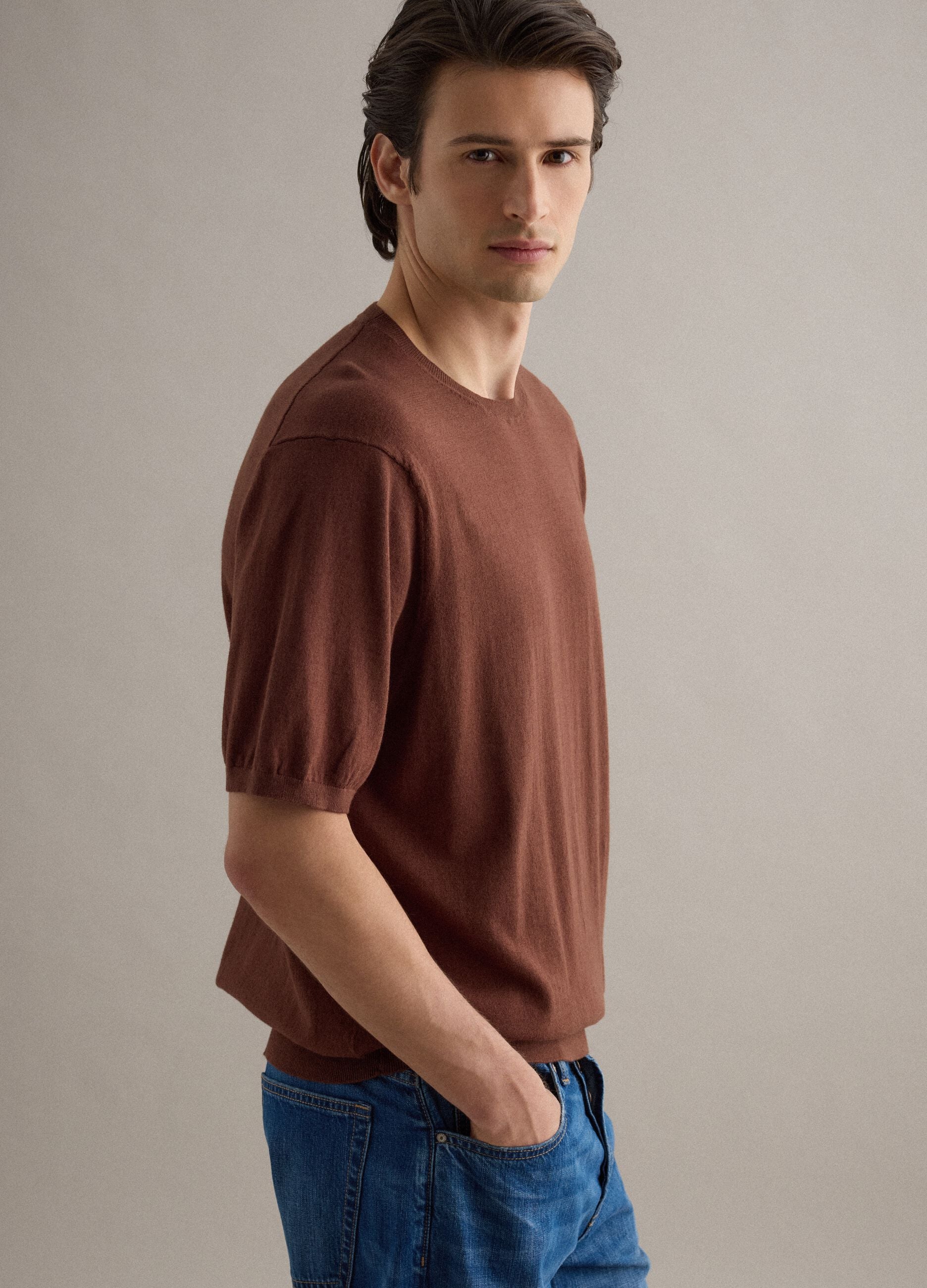 Short-sleeve brown regular fit t-shirt in cotton, linen and silk blend