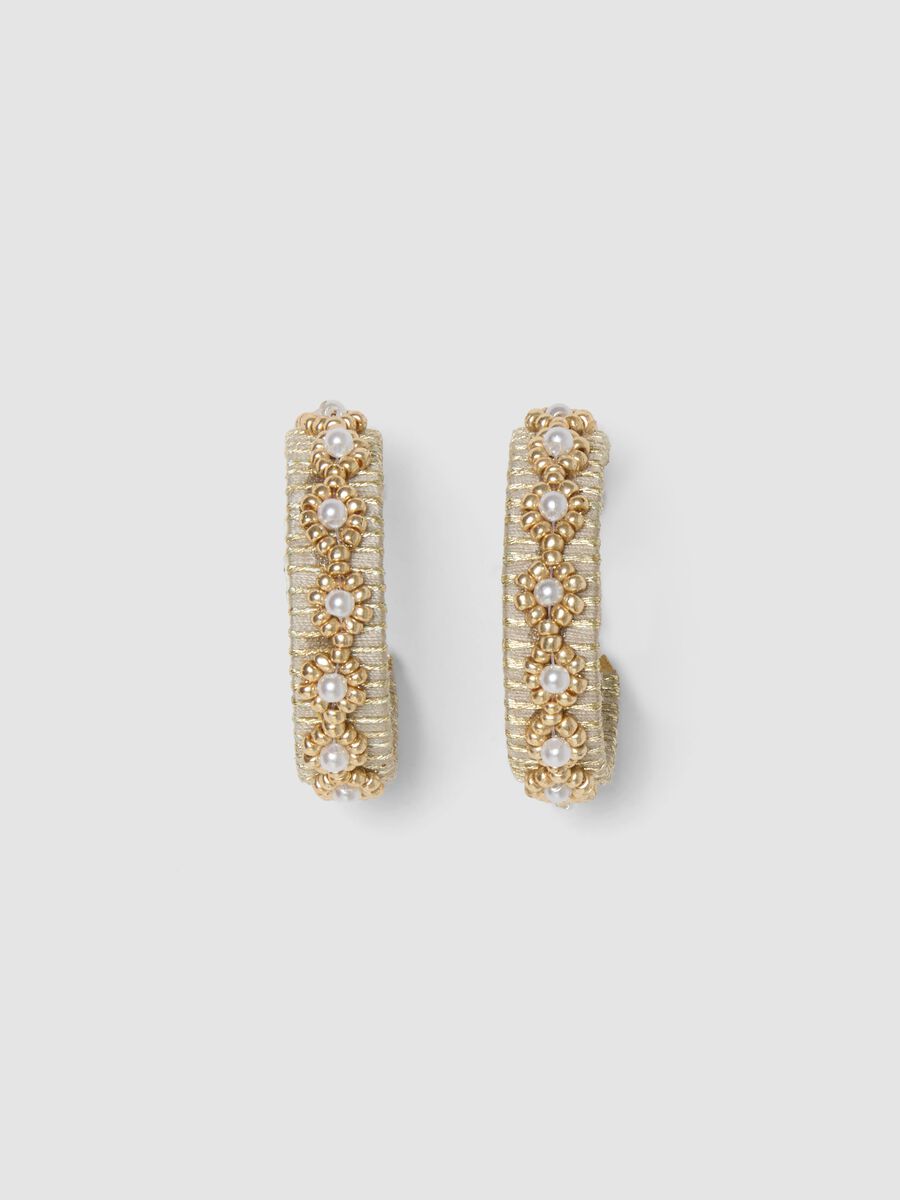 Orecchini beige con perline_1