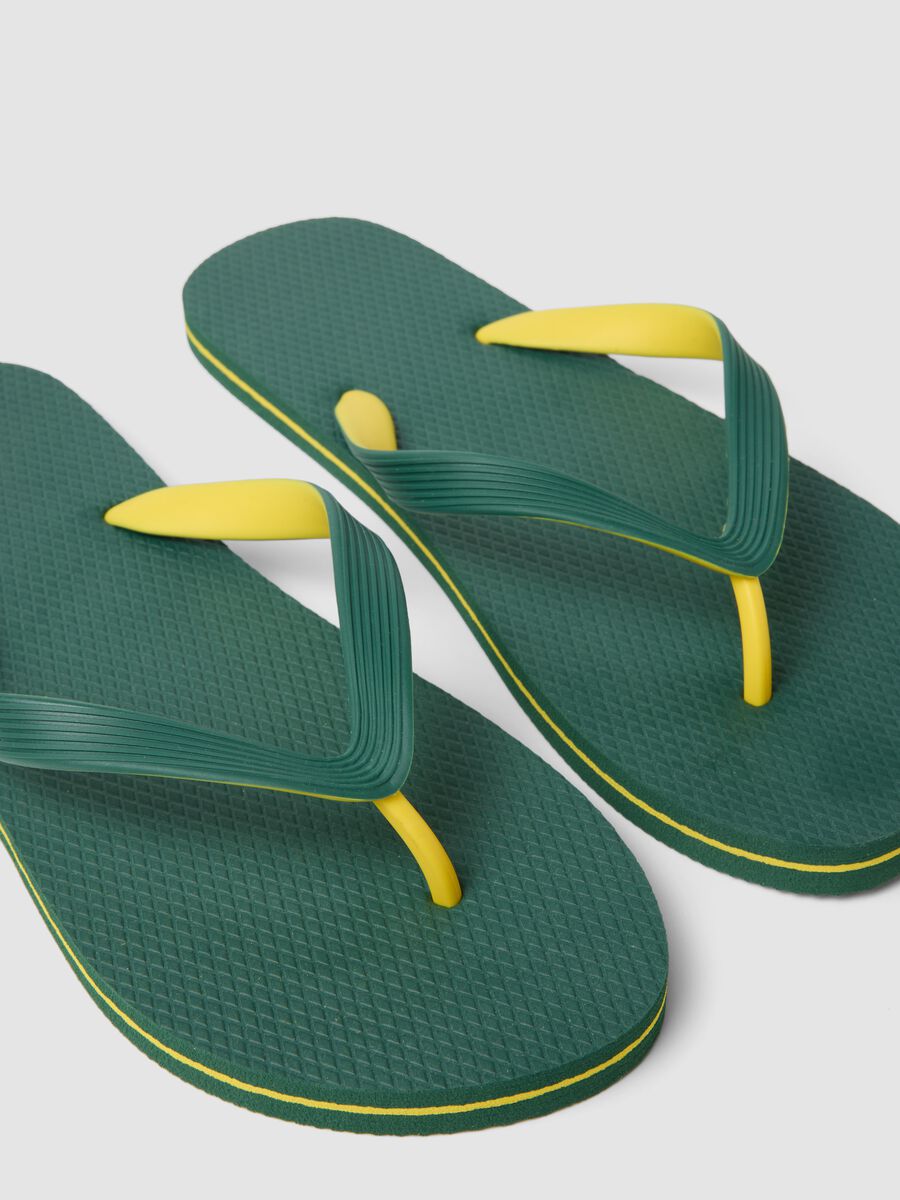 Green beach flip-flops_2