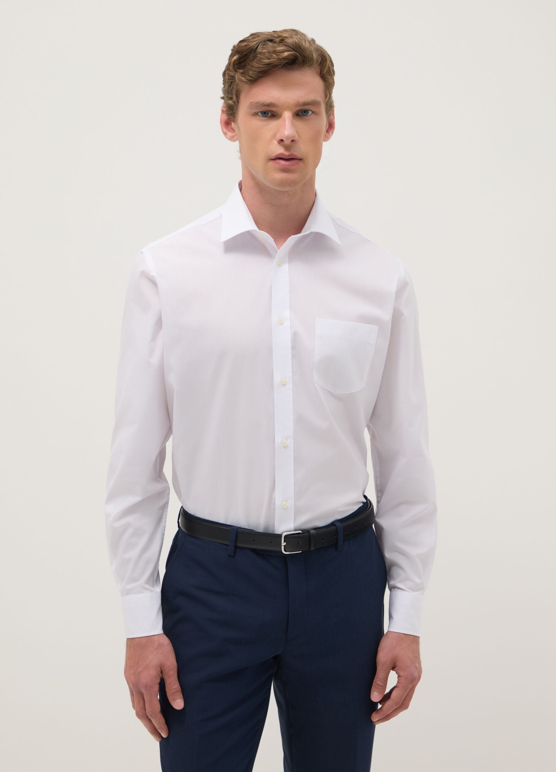 White shirt with classic collar regular fit
