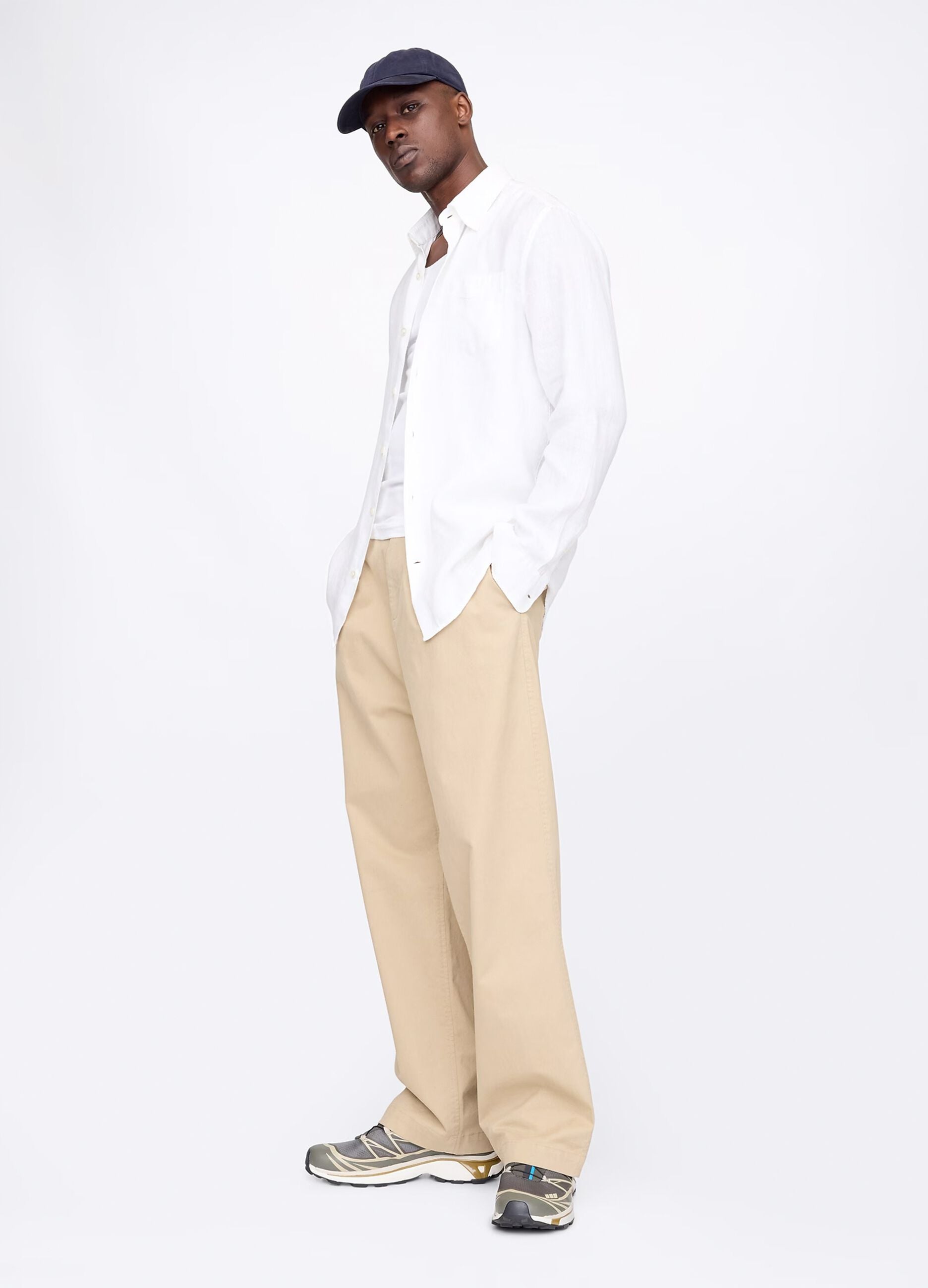 White shirt with long sleeves in linen