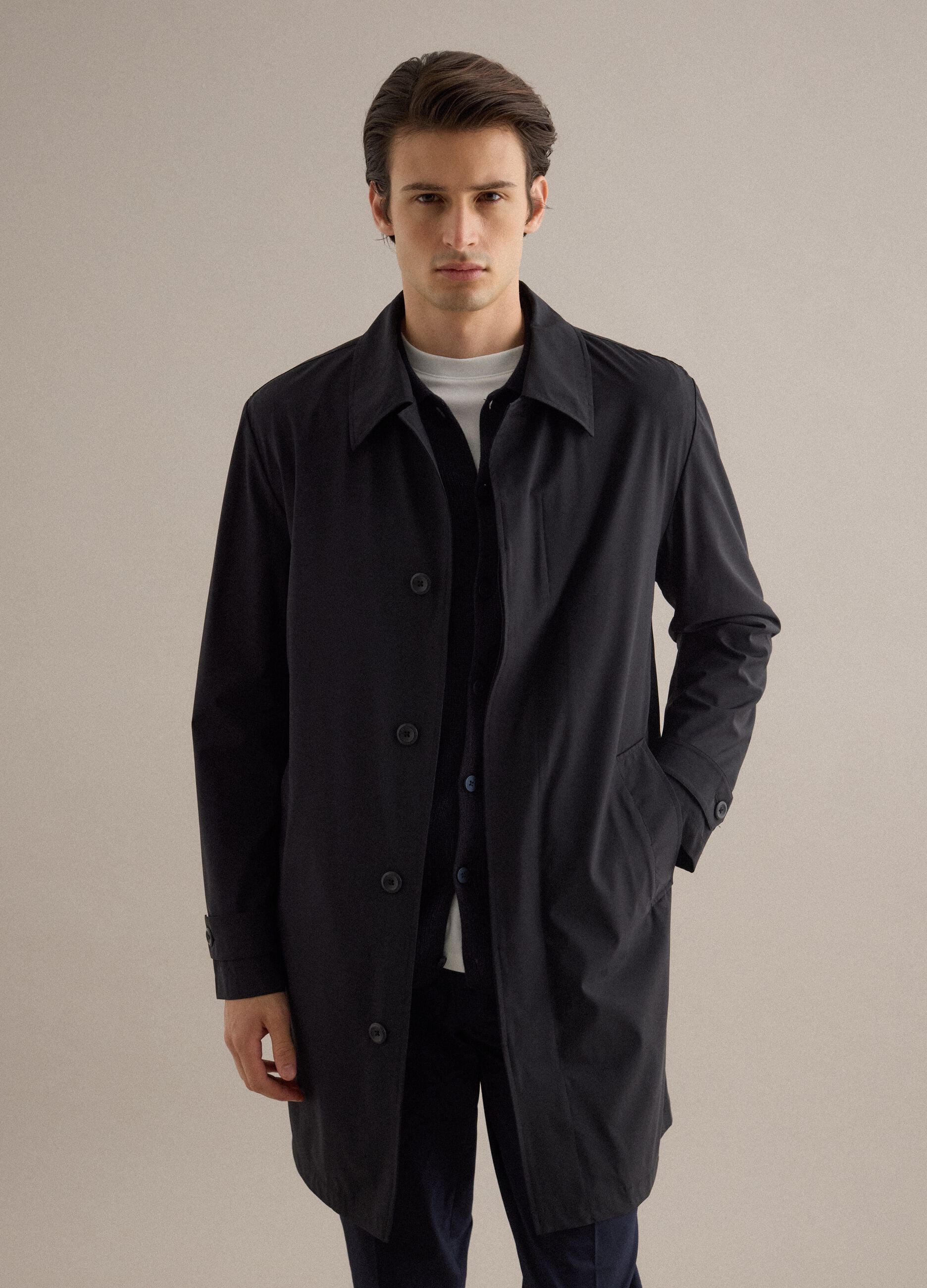 Long black trench coat regular fit with buttons