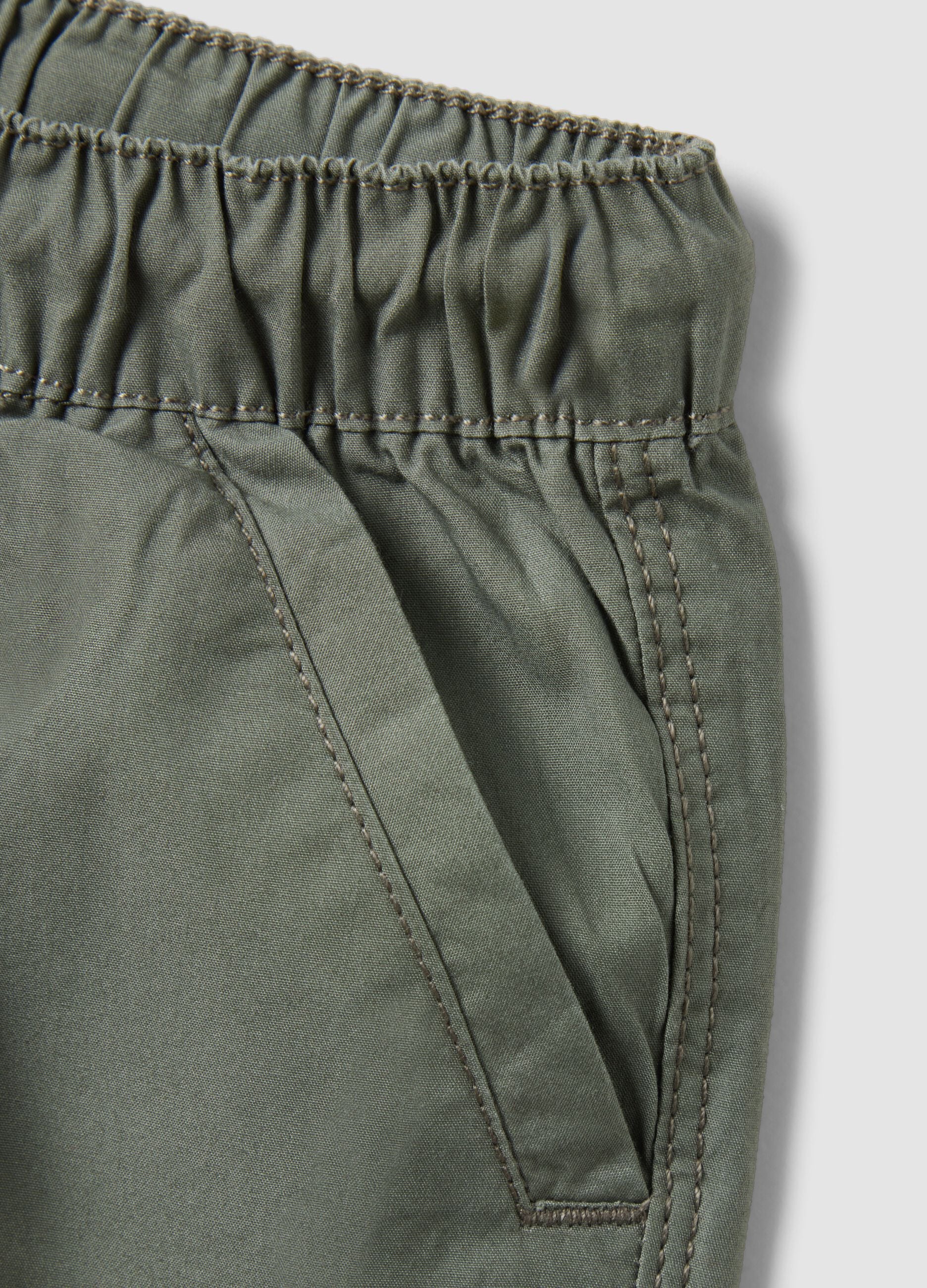 Green pure cotton boys&rsquo; shorts, regular fit with drawstring