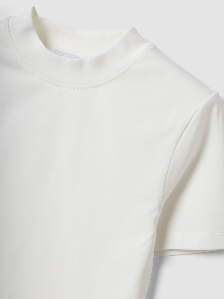 White fitted stretch-cotton T-shirt with high neck_2