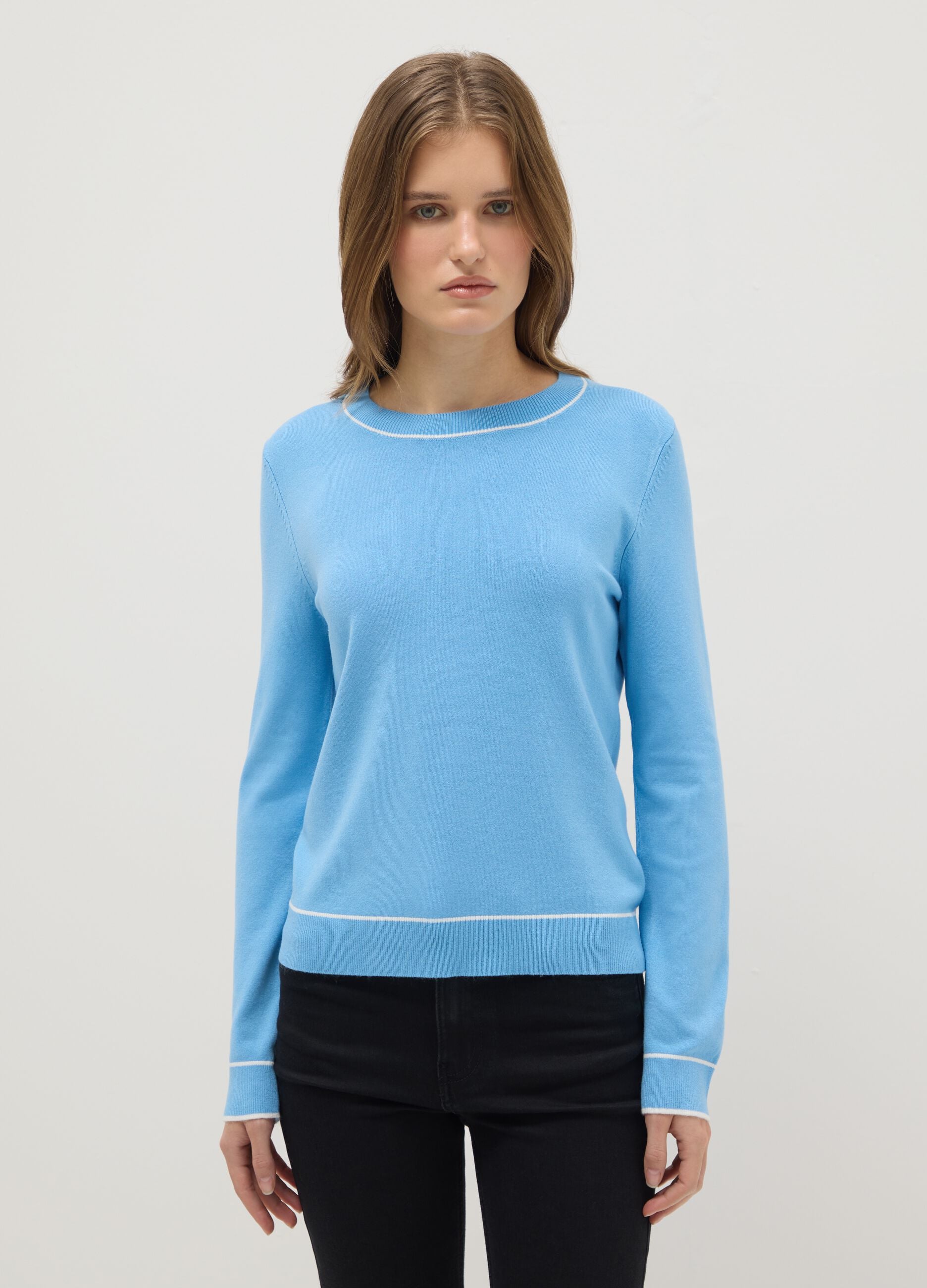 Blue crew neck sweater regular fit with contrast details