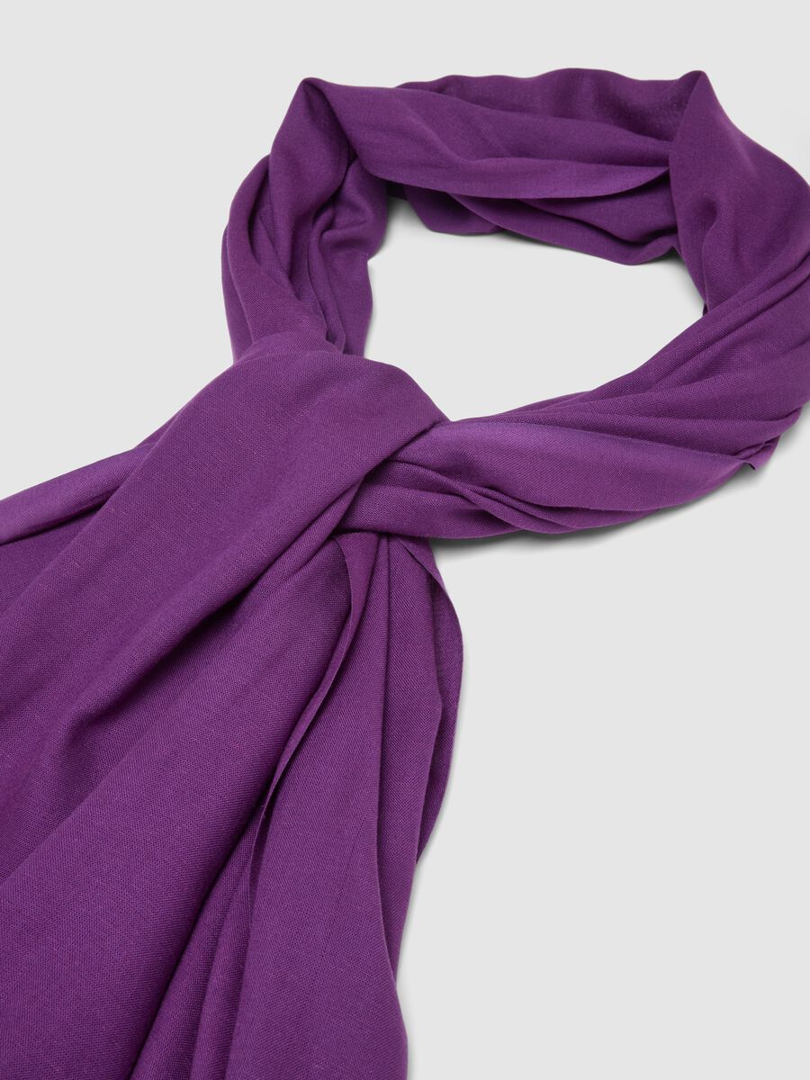 Purple viscose and linen blend scarf with fringes_2