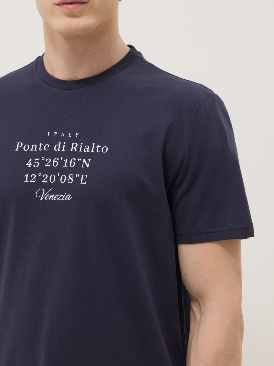 Blue pure cotton T-shirt with front print, regular fit_2