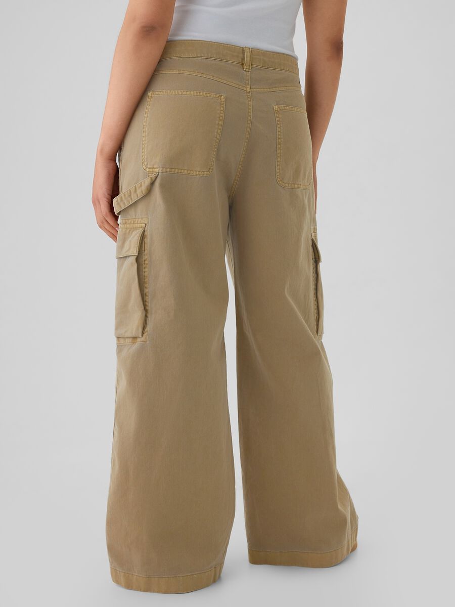 Baggy-fit cargo trousers_6