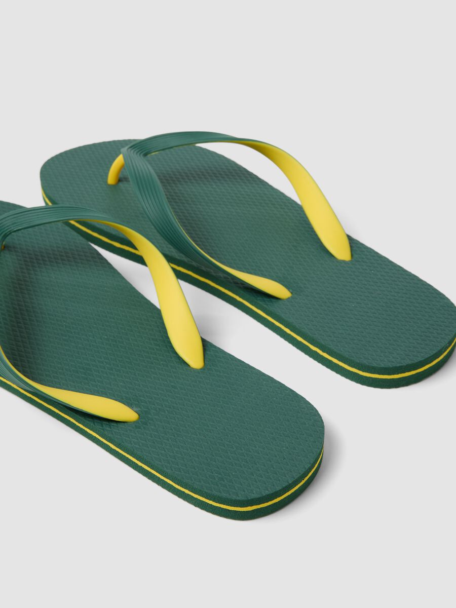 Green beach flip-flops_1