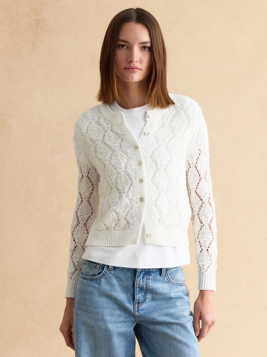 White cotton blend cardigan with regular fit and knitted pattern_0