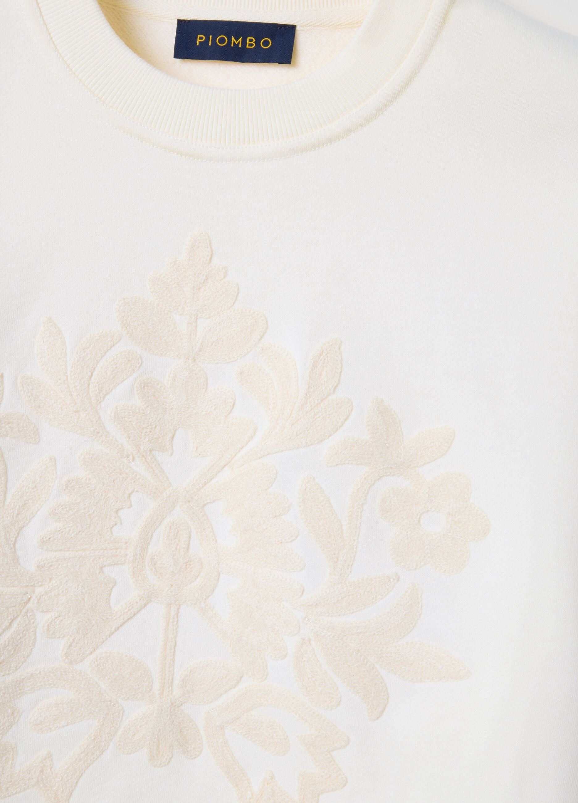 White cotton blend crew neck jumper regular fit with floral embroidery