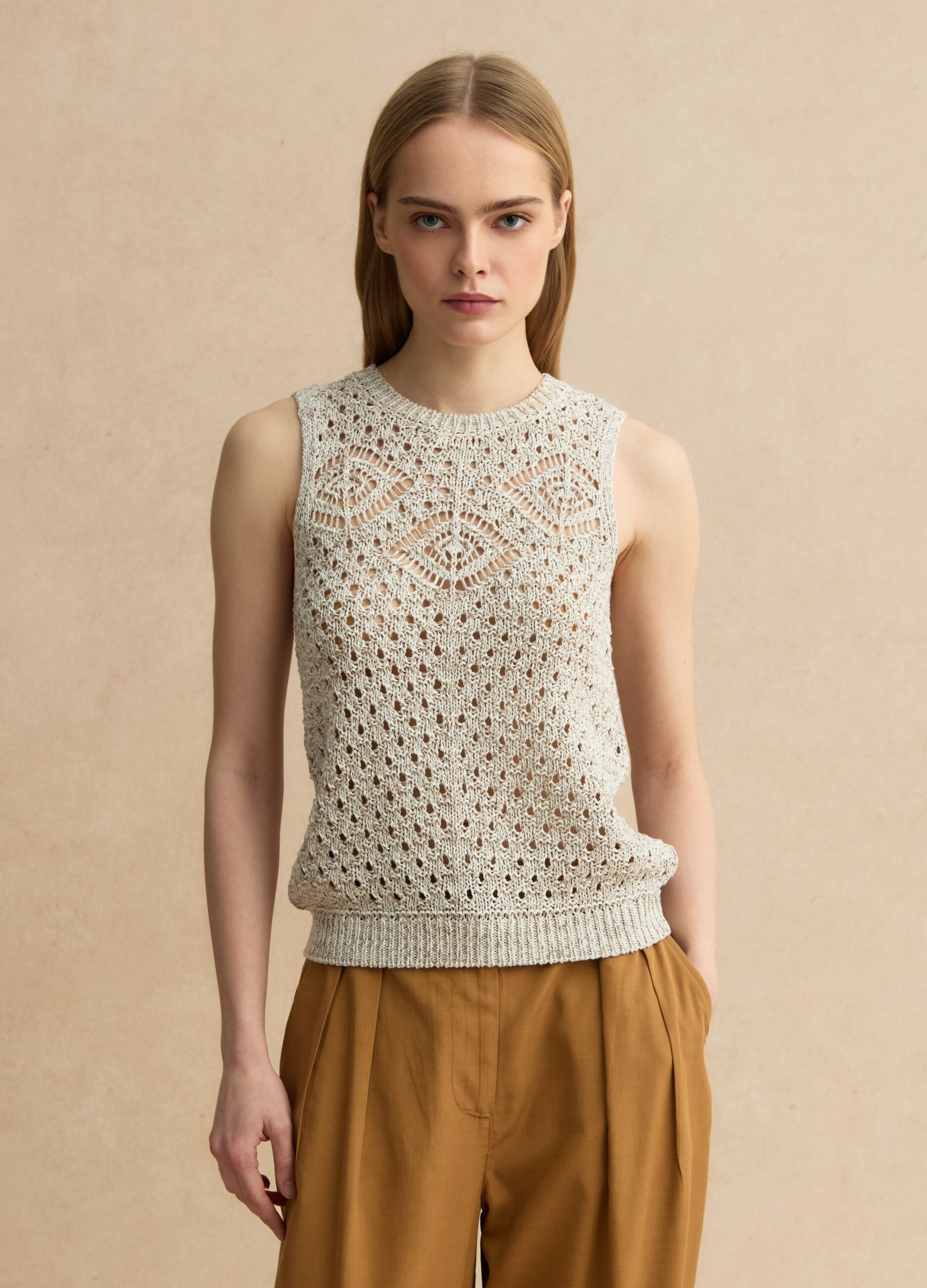 Fitted beige cotton blend mesh vest