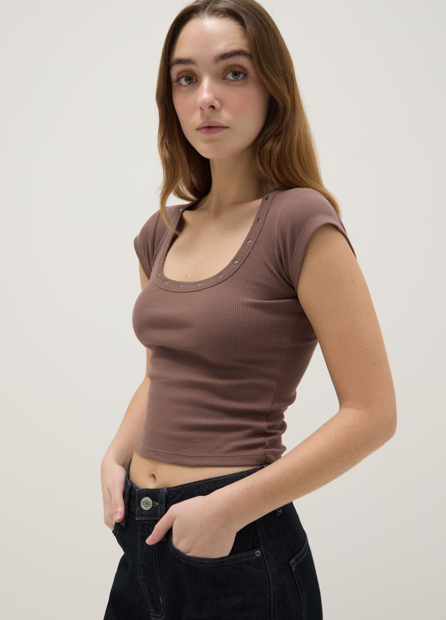Brown slim fit stretch cotton t-shirt with studded neckline