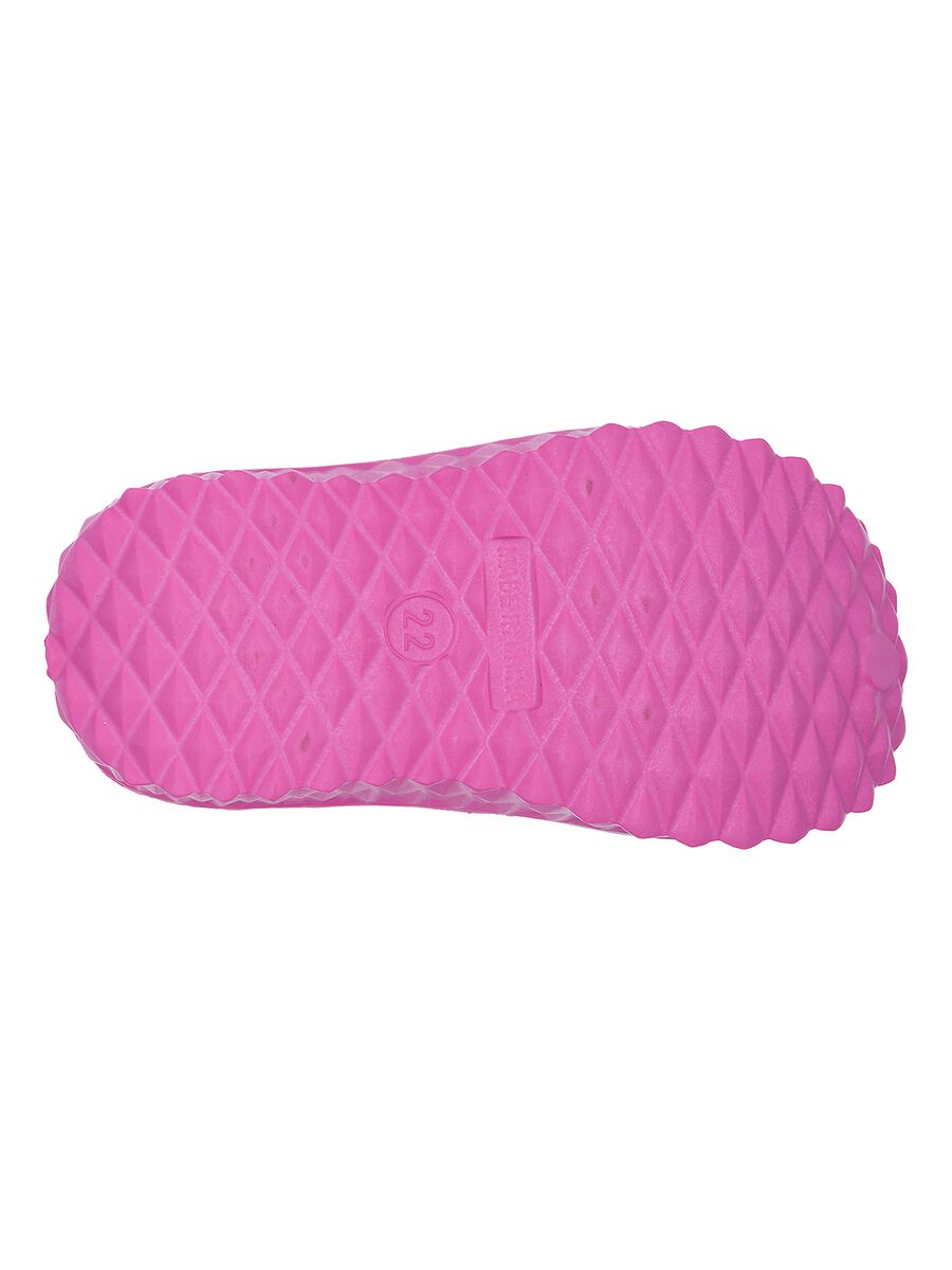 Girls' pink sandals with heart embellishment_2