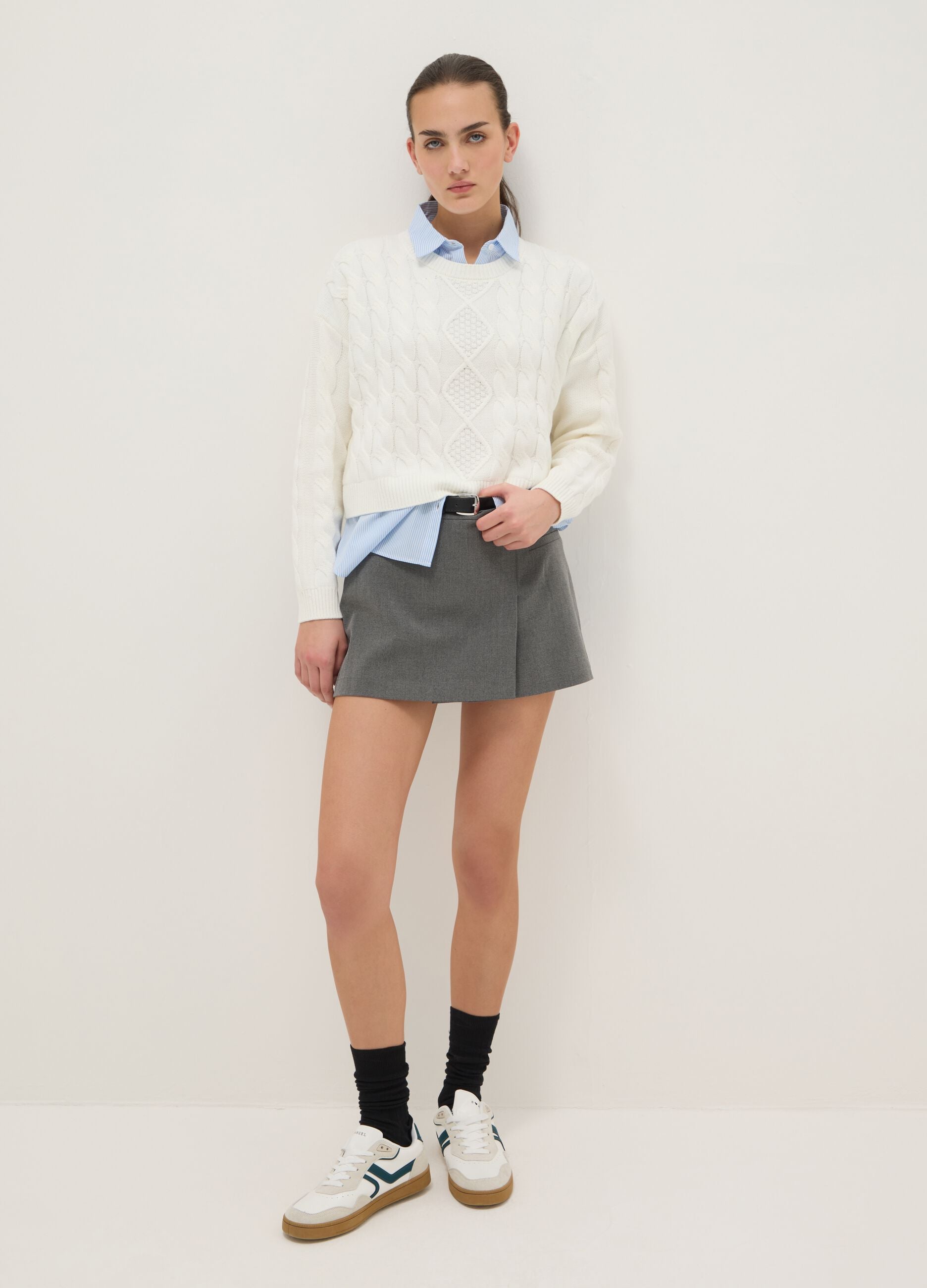 White cotton blend sweater regular fit with cable knit pattern