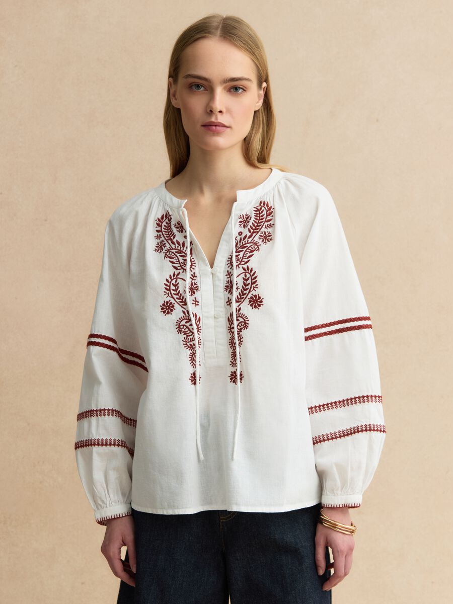White regular fit cotton-linen blend shirt with floral embroidery_1
