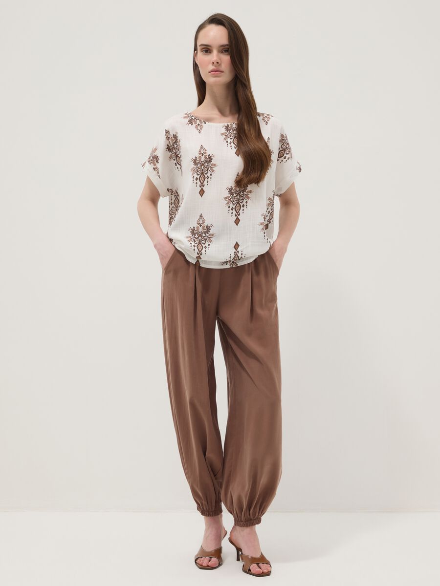 White pure viscose blouse with brown print, regular fit_2