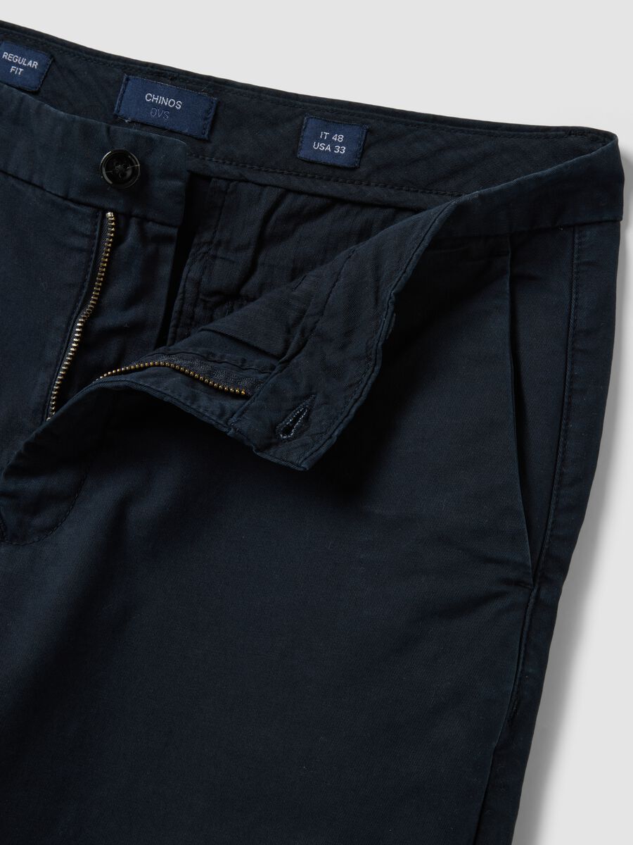 Pantaloni chino blu in cotone elasticizzato regular fit_5