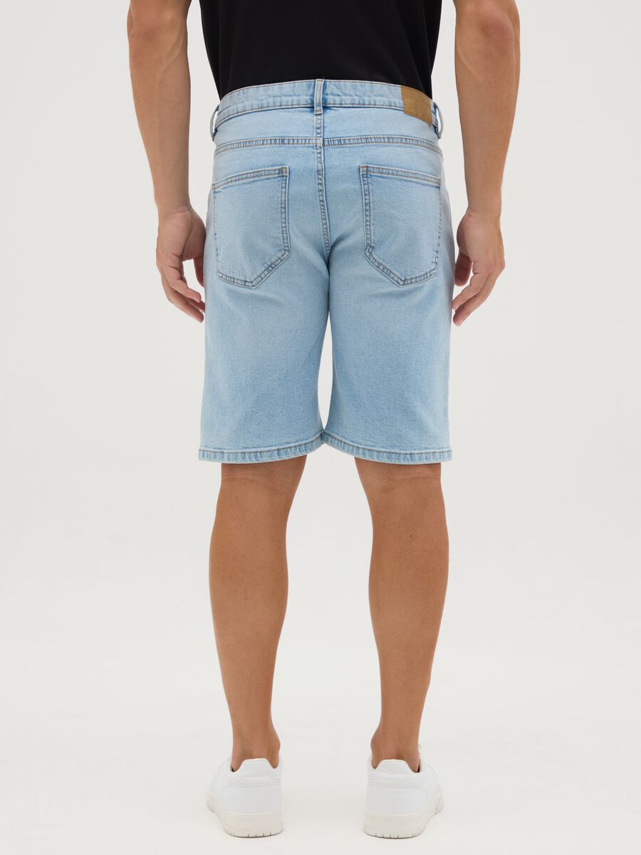 Men&rsquo;s slim-fit blue denim Bermuda shorts_3