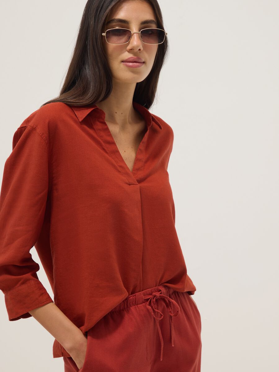 Red linen and viscose blend V-neck regular-fit shirt_1