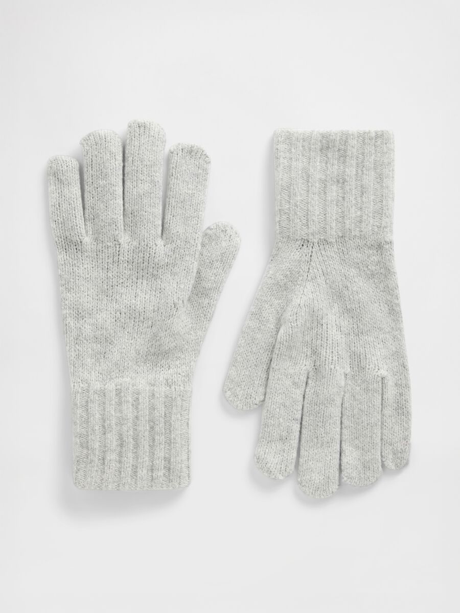 Grey knitted gloves_0