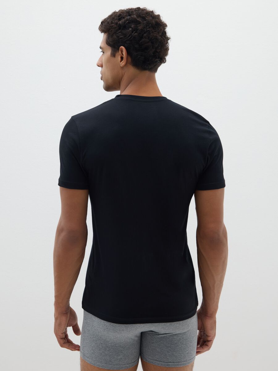 Black pure organic cotton V-neck T-shirt_2