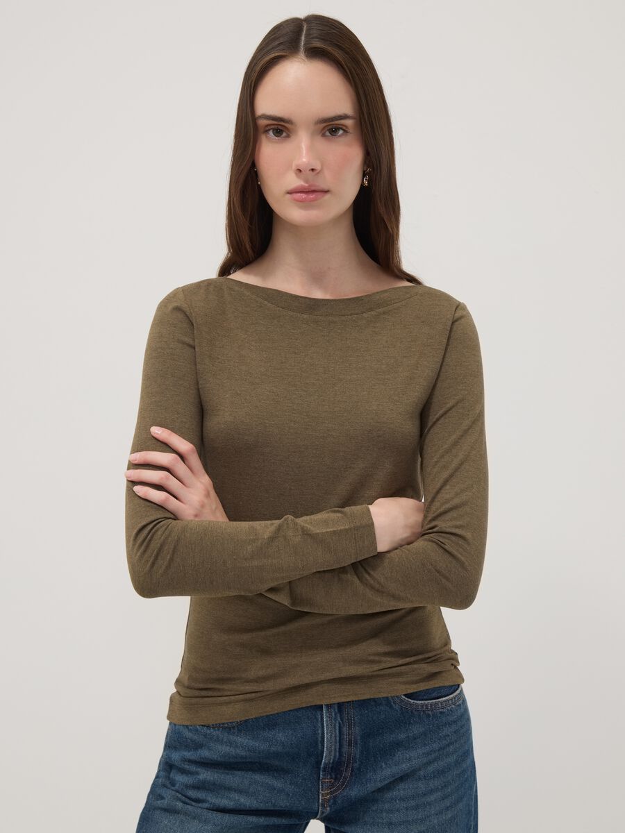 T-shirt verde in viscosa elasticizzata slim fit_0