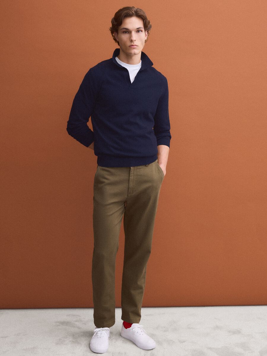 Pantaloni chino marroni in cotone elasticizzato straight fit_0