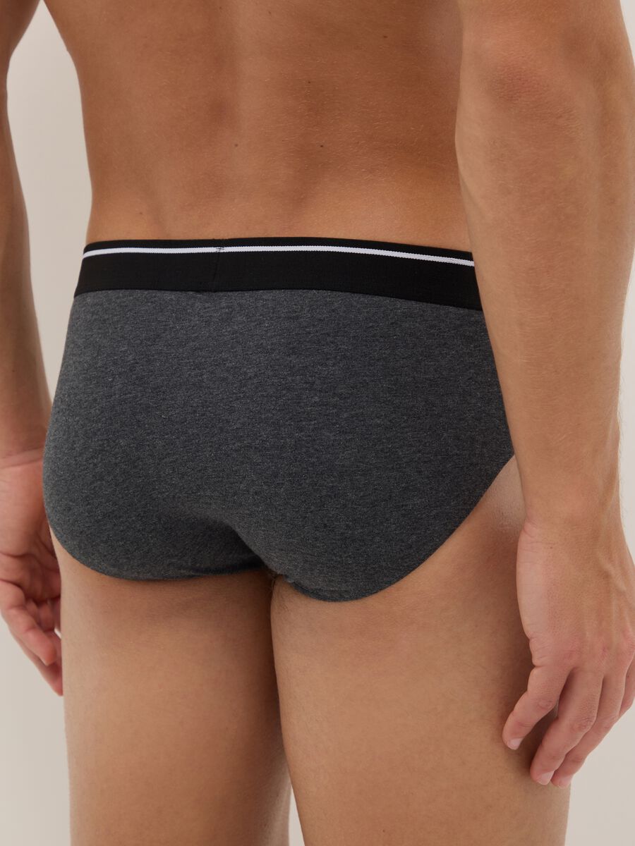 Tripack of multicolour stretch cotton regular fit briefs_2