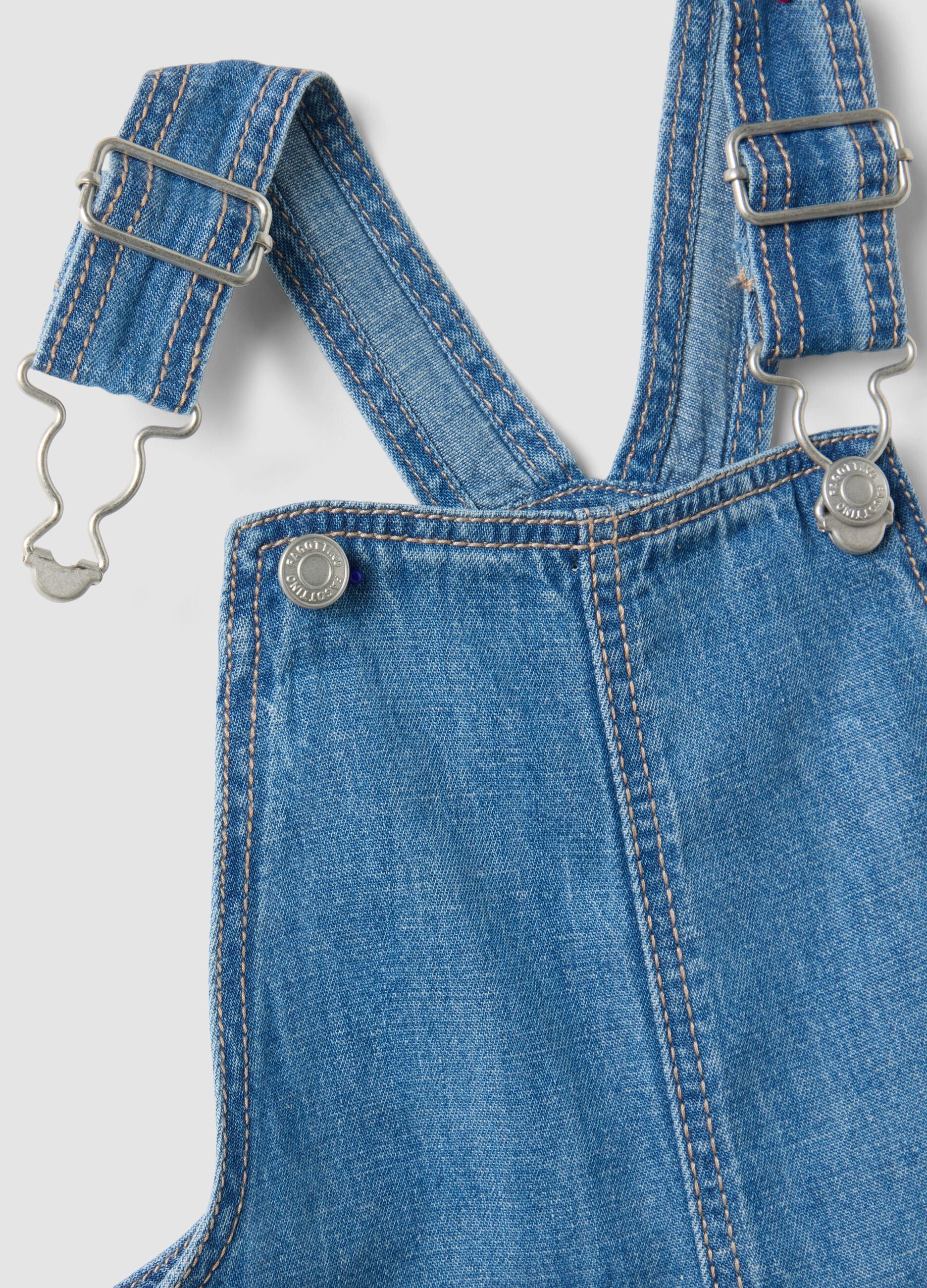 Boys' regular-fit blue denim dungarees in cotton blend with embroidery