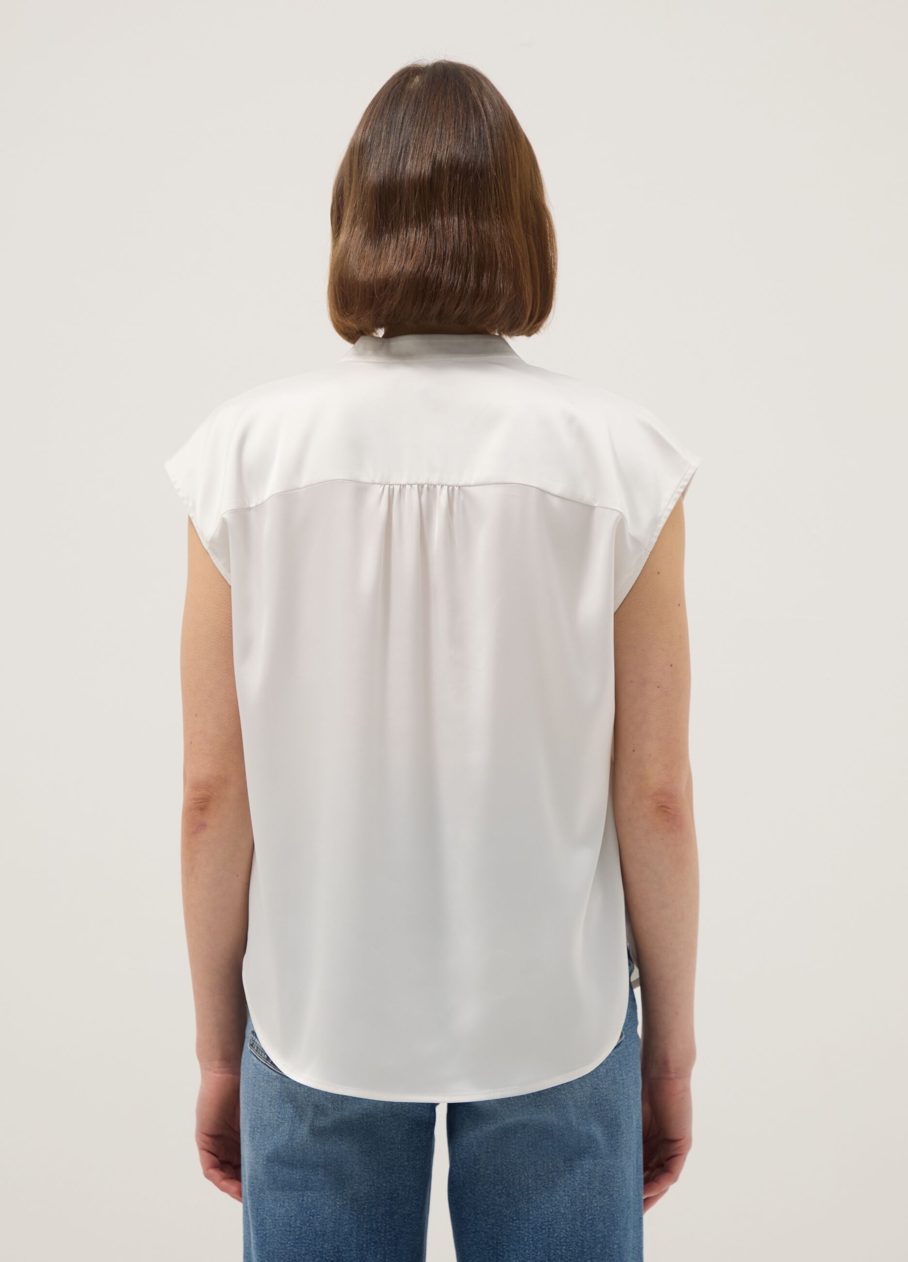 White short sleeve blouse regular fit with mandarin collar